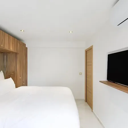 Carlton Area Superb 1 Bedroom