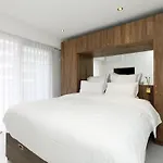 Carlton Area Superb 1 Bedroom Appartement *