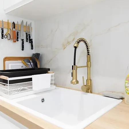 Carlton Area Superb 1 Bedroom * 칸느