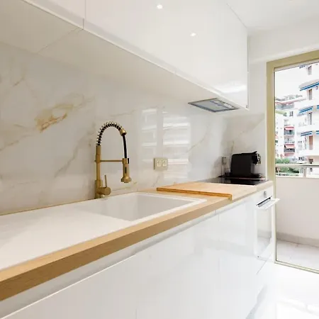 Carlton Area Superb 1 Bedroom 아파트