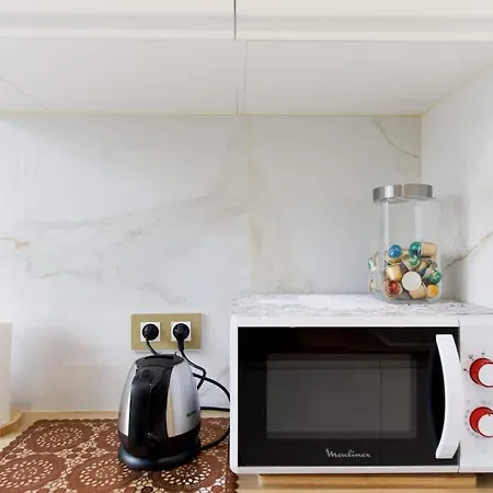Carlton Area Superb 1 Bedroom Cannes