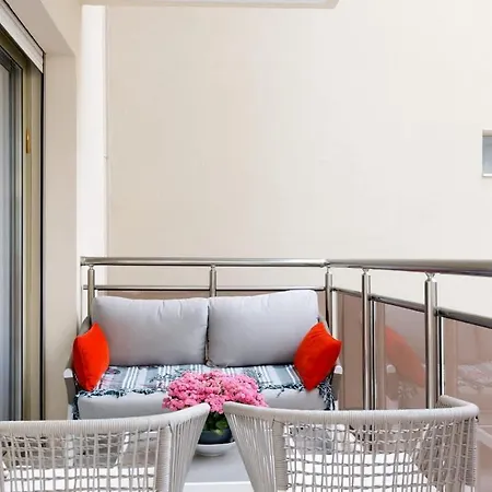 Carlton Area Superb 1 Bedroom *