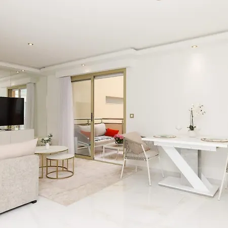 Carlton Area Superb 1 Bedroom *
