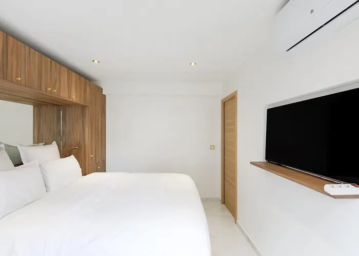 Carlton Area Superb 1 Bedroom